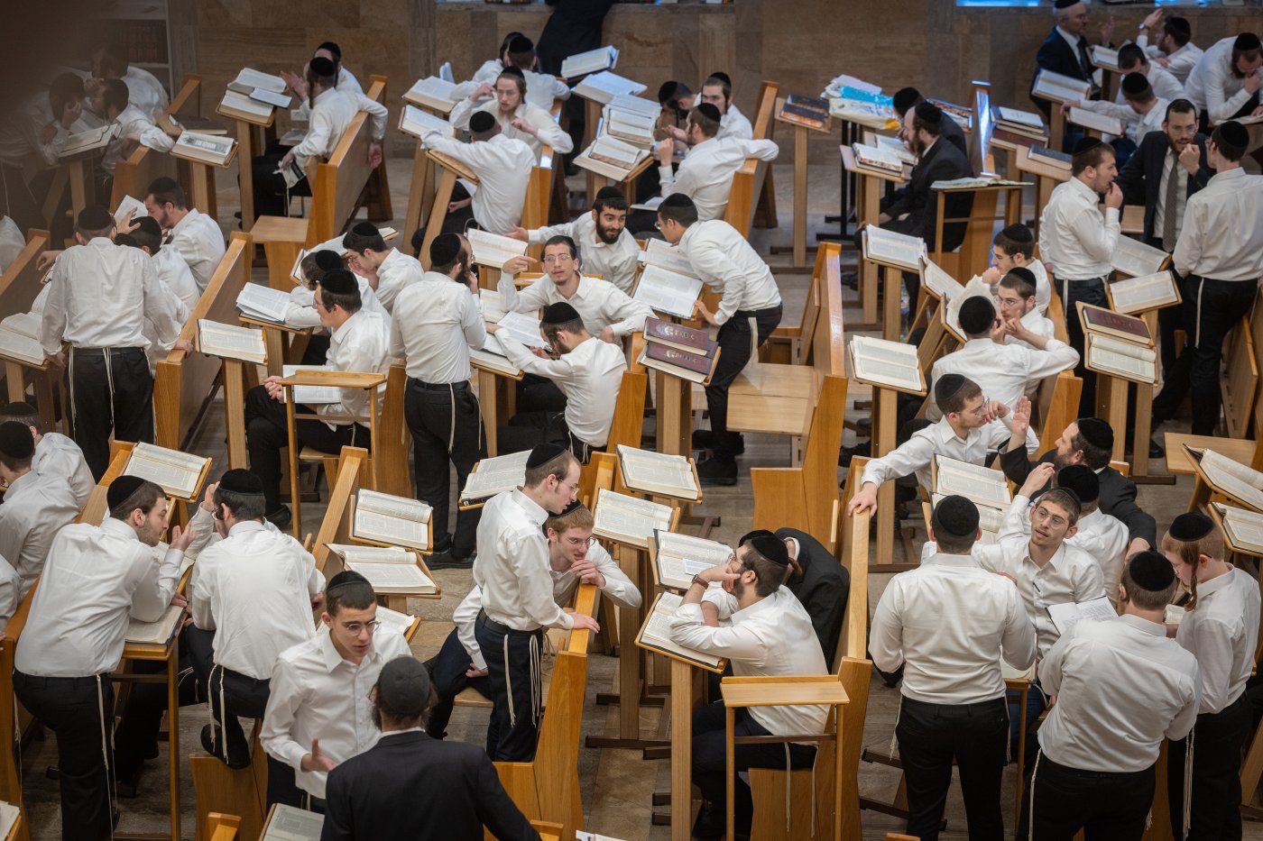 בחורי ישיבת קמניץ פותחים את 'זמן אלול' (צילום: Chaim Goldberg/Flash90)