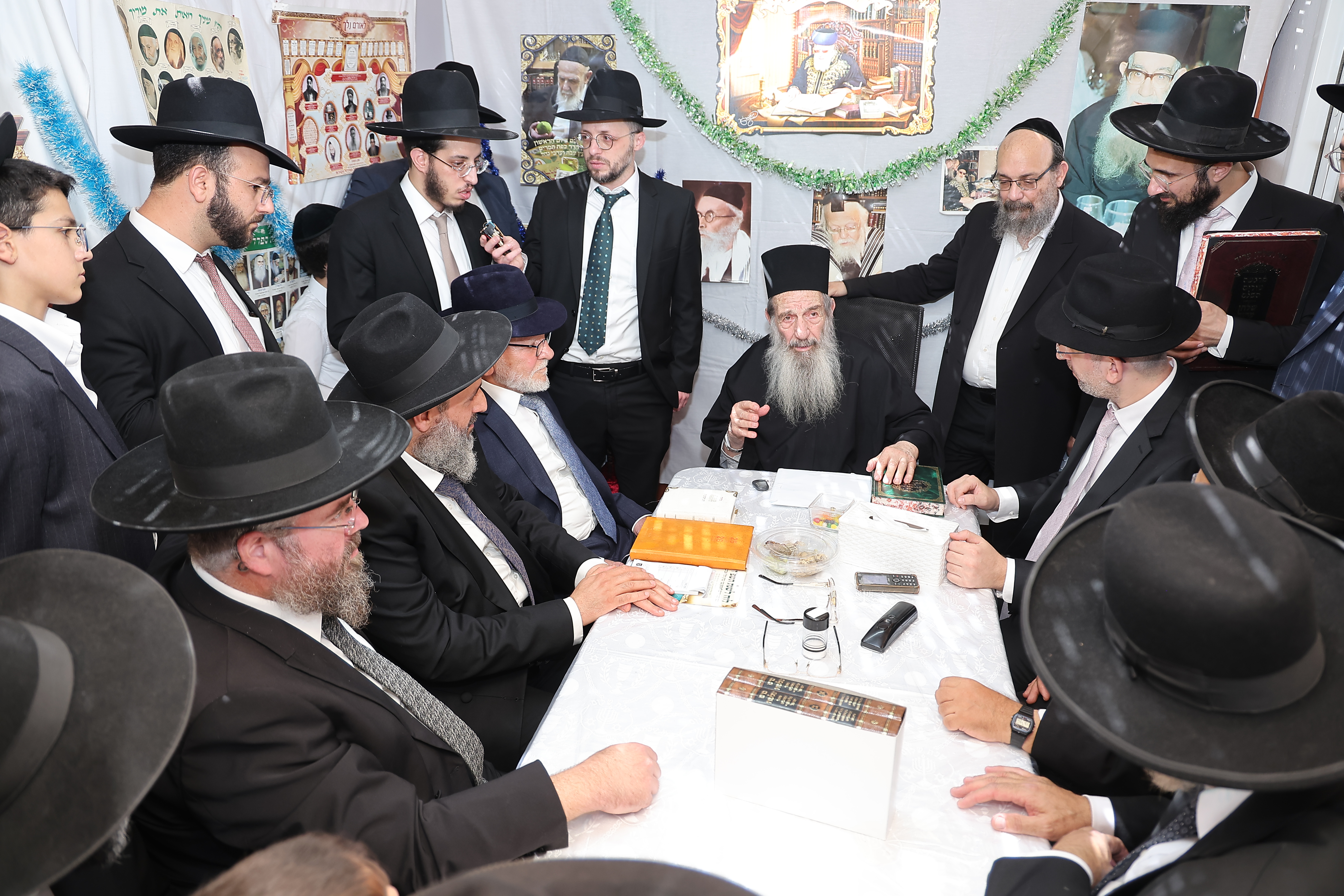 מעמד הקבלת פני רבו בסוכת הצדיק רבי ניסים בן שמעון שליט