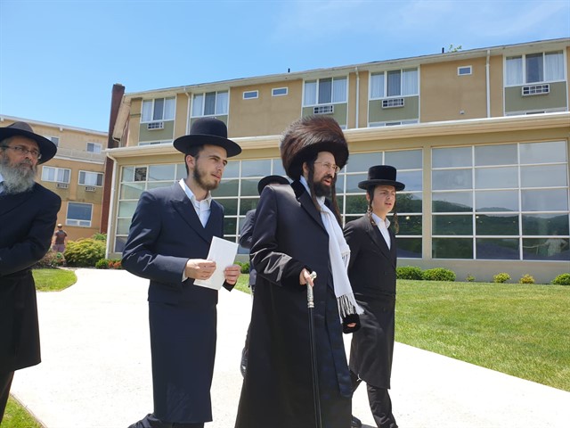 כ''ק אדמו''ר ממעזבוז שליט''א הגיע לביקור חיזוק במיאמי בקרב הקהילה היהודית במקום - צפו גלריה כ''ק אדמו''ר ממעזבוז שליט''א הגיע לביקור חיזוק במיאמי בקרב הקהילה היהודית במקום - צפו גלריה