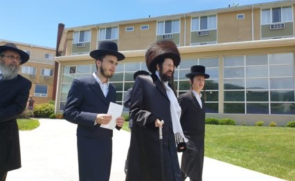 כ''ק אדמו''ר ממעזבוז שליט''א הגיע לביקור חיזוק במיאמי בקרב הקהילה היהודית במקום - צפו גלריה