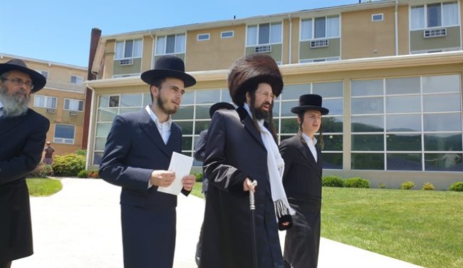 כ''ק אדמו''ר ממעזבוז שליט''א הגיע לביקור חיזוק במיאמי בקרב הקהילה היהודית במקום - צפו גלריה