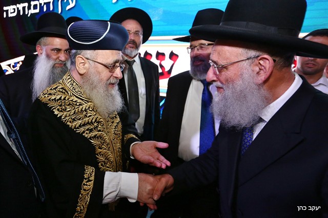 מאות הגיעו להילולה המרכזית של האור החיים הקדוש בעיר חיפה מאות הגיעו להילולה המרכזית של האור החיים הקדוש בעיר חיפה