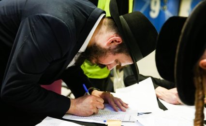 15,000 בהתוועדות עוצמתית ערב יום ההילולא ● גלריה מיוחדת