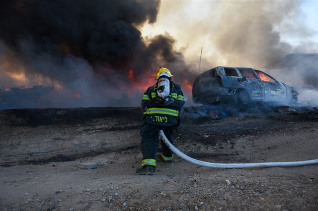 17 דלקות הבוקר בעוטף עזה בנס לא היו נפגעים 17 דלקות הבוקר בעוטף עזה בנס לא היו נפגעים