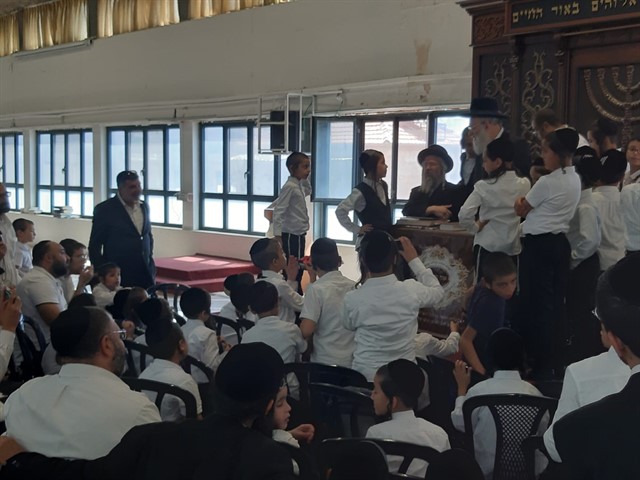 לקראת החופש הגדול תלמידי תלמוד תורה מכתם לאליה הגיעו לשיחת חיזוק אצל ראש ישיבת אור החיים לקראת החופש הגדול תלמידי תלמוד תורה מכתם לאליה הגיעו לשיחת חיזוק אצל ראש ישיבת אור החיים