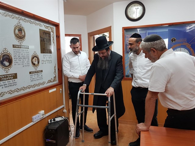 תיעוד : רבה הראשי של טבריה הגיע לביקור מיוחד לקראת חג השבועות בערוץ 2000 תיעוד : רבה הראשי של טבריה הגיע לביקור מיוחד לקראת חג השבועות בערוץ 2000