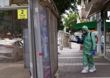 היועץ הרפואי מזהיר: "בפיקוח נפש אין משחקים - לחזור להתפלל במרחבים פתוחים"