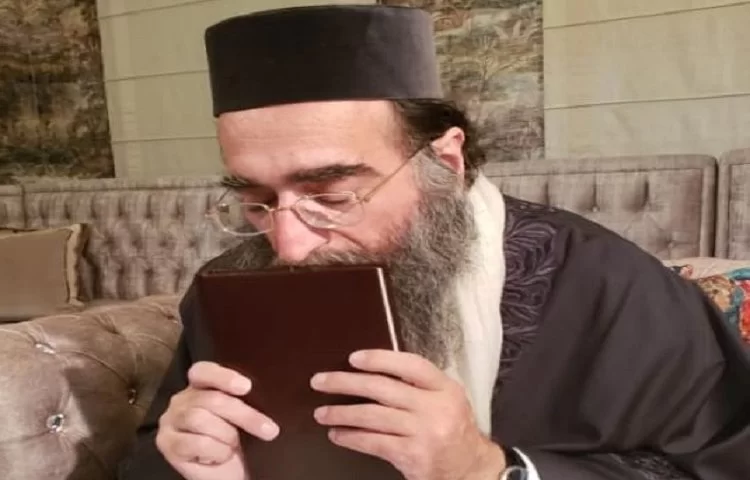 האדמו"ר רבי יאשיהו פינטו: "יזכה לחיים האמיתיים וינצל מחטא ועוון" האדמו"ר רבי יאשיהו פינטו: "יזכה לחיים האמיתיים וינצל מחטא ועוון"