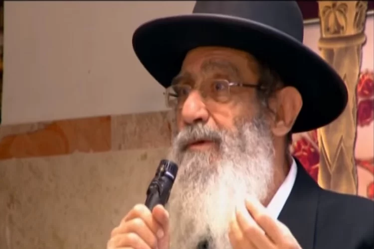 רבה של בני ברק: "מי שלא יכול לכסות את הפנים, שלא ייכנס לבית הכנסת"