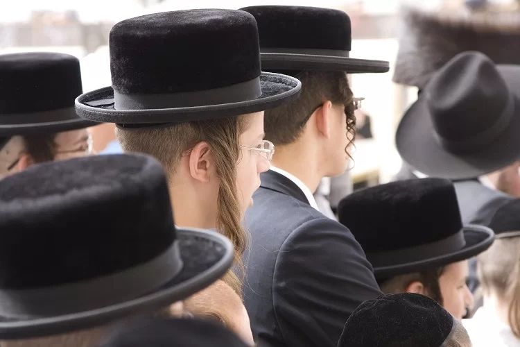 הרב מקרעטשניף לחסידיו: "תרחמו עליי! אסור לצאת מהבית עד לביצוע הבדיקה"