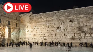 גדולי ישראל בתפילות מיוחדות לביטול הגזירות מרחבת הכותל המערבי