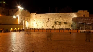 ליל תשעה באב: מה עושים הלילה?
