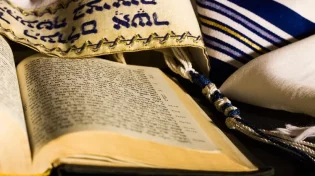 מהי ’שבת חזון’? ומהם מנהגיה?