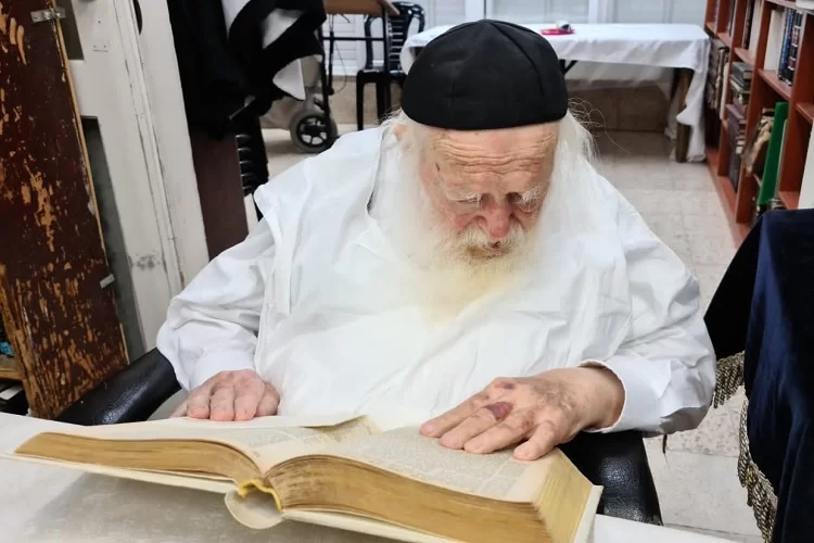 לסגור את העזרת נשים בראש השנה? הגר"ח קנייבסקי: "לא! התפילה שלהם חשובה" לסגור את העזרת נשים בראש השנה? הגר"ח קנייבסקי: "לא! התפילה שלהם חשובה"