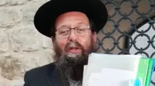 הרב מנחם וייס מתפלל על צופי ומאזיני ערוץ 2000 לשנה טובה ומתוקה