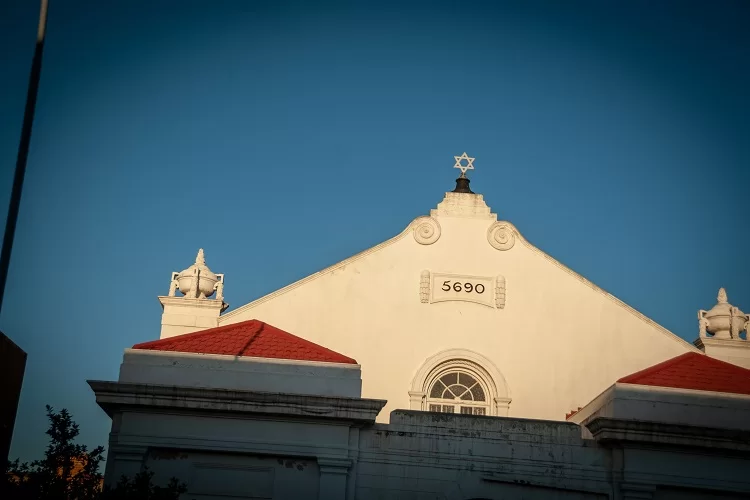 יוהנסבורג: למרות הקורונה: בתי הכנסת והתפילות חזרו לקדמותם 