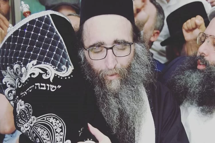 עקב השתוללות הנגיף: תיקון ליל הושענא בשידור חי עם האדמו"ר רבי יאשיהו יוסף פינטו שליט"א עקב השתוללות הנגיף: תיקון ליל הושענא בשידור חי עם האדמו"ר רבי יאשיהו יוסף פינטו שליט"א