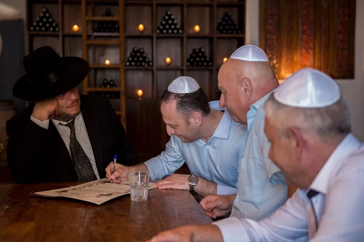 הרב הראשי לישראל הגר"ד לאו בפניה דחופה: לאפשר לזוגות להתחתן בהתאם להנחיות 