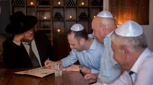 הרב הראשי לישראל הגר"ד לאו בפניה דחופה: לאפשר לזוגות להתחתן בהתאם להנחיות