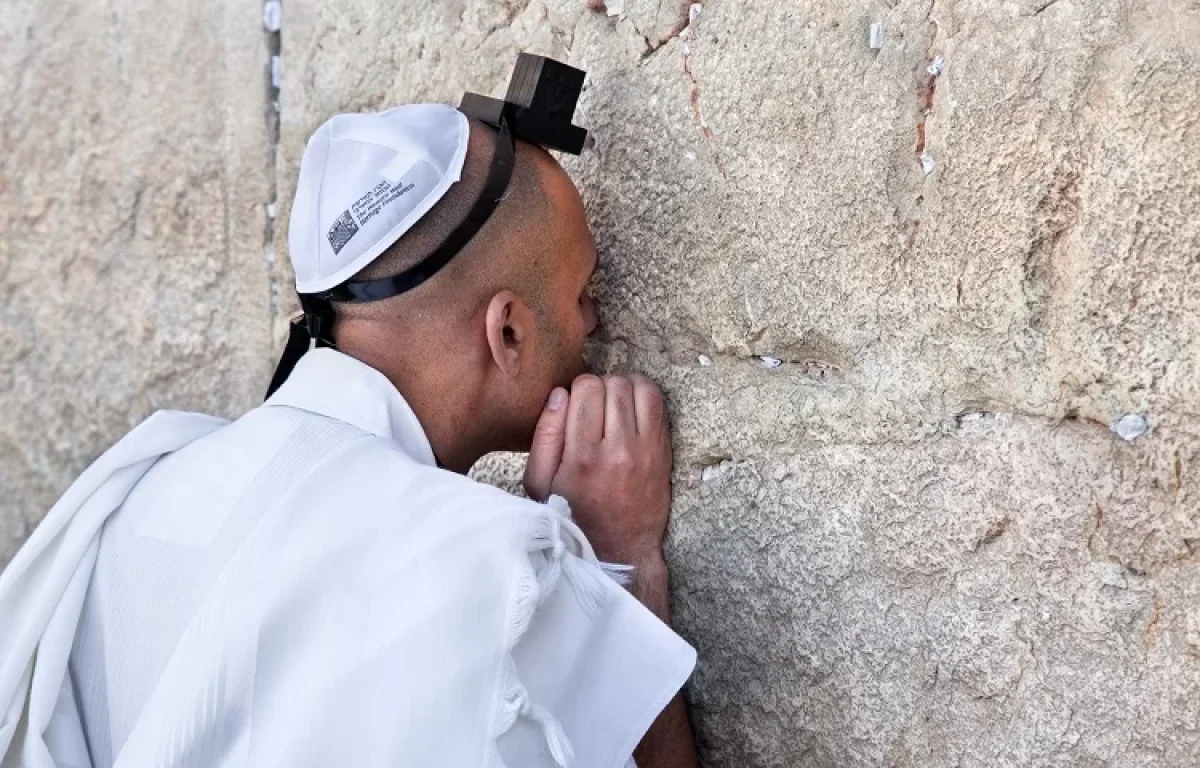 בשורה משמחת: החל מראשון הקרוב: חוזרים להתפלל בכותל המערבי בקפסולות של 20