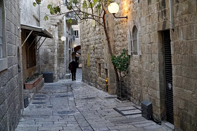 לינץ’ בעיר העתיקה: חרדי הותקף על ידי בן מיעוטים