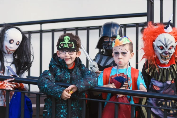 סערה בהרצליה: "מסיבת האלווין מגיעה לבית הספר"