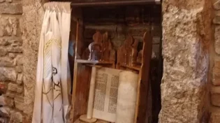 בנה תיק לספר תורה מיוחד: "הסבירו לי שאי אפשר"
