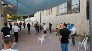 החל מהבוקר: תותר תפילה בתוך בתי הכנסת - חתונות עד 20 איש בקפסולה