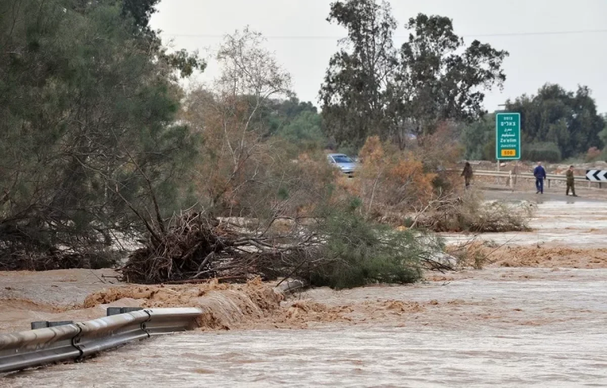 דריכות בכוחות ההצלה: מזג אוויר סוער וחשש להצפות במקומות המועדים