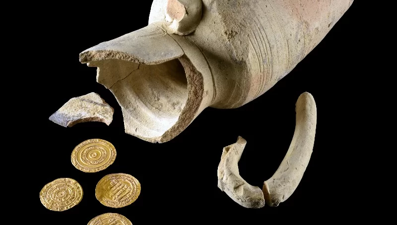 התגלה אוצר בתוך כד עתיק: "קופת חיסכון קדומה" התגלה אוצר בתוך כד עתיק: "קופת חיסכון קדומה"