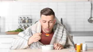חולים? המאכלים שיחמירו את מצבכם או ירפאו אותו