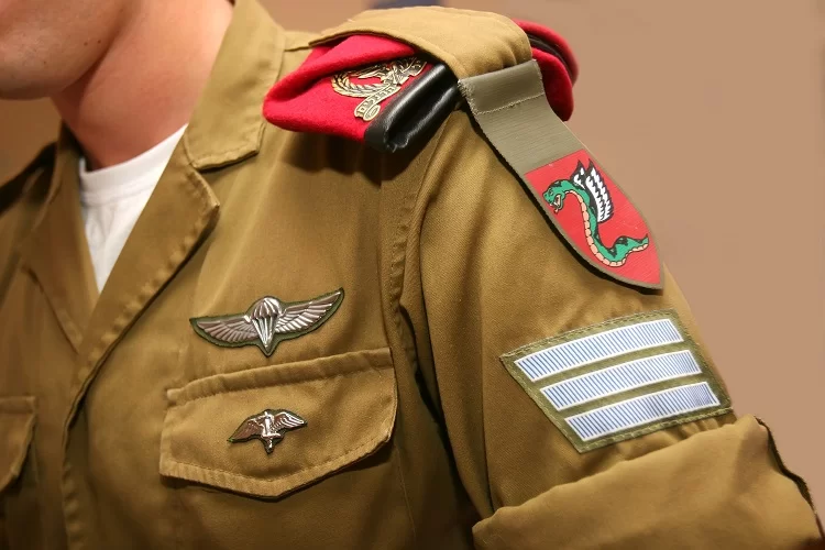 התפללה על החייל, ואז פגשה אותו במקרה