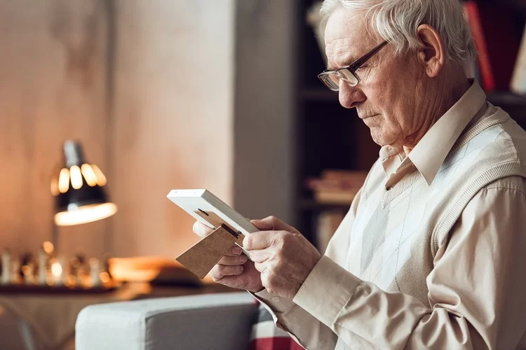 הלכה מהפרשה: האם מותר להתבונן בתמונת רשע? הלכה מהפרשה: האם מותר להתבונן בתמונת רשע?