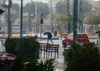 התחזית המטאורולוגית: במהלך הימים הקרובים צפוי מזג אוויר סוער וגשום 