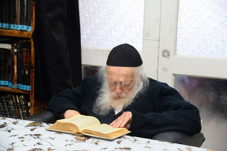 מהו הדבר החשוב ביותר כיום שבכוחו לקרב את גאולת ישראל? הגר"ח קנייבסקי משיב מהו הדבר החשוב ביותר כיום שבכוחו לקרב את גאולת ישראל? הגר"ח קנייבסקי משיב