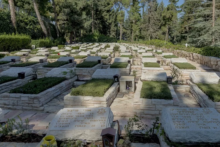 מצמרר: אביו של הטייס שנהרג ’חזה’ את האסון, בשיר שכתב לפני שנים