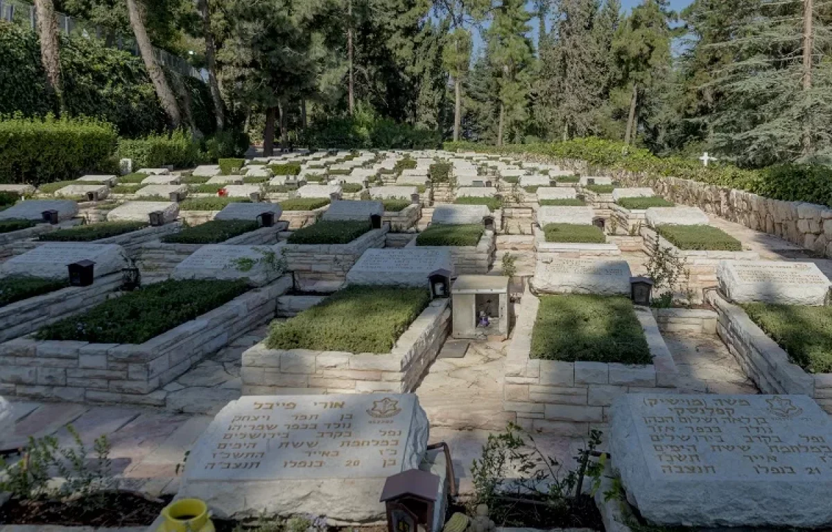 מצמרר: אביו של הטייס שנהרג ’חזה’ את האסון, בשיר שכתב לפני שנים