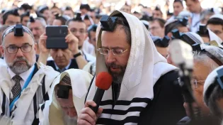 הרב הראשי לישראל הגר״ד לאו לגבאי בתי הכנסת: ״יש להנגיש את בתי הכנסת לכולם״