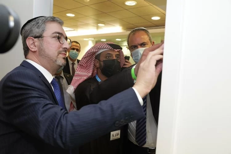 צעד היסטורי בענף היהלומים: משרד של נסיכות דובאי נפתח בקביעת מזוזה