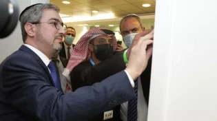 צעד היסטורי בענף היהלומים: משרד של נסיכות דובאי נפתח בקביעת מזוזה