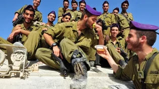 רץ בווטסאפ: אברך עושה מנגל לחיילים לוחמים בגבול עזה