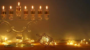 אמונה וחנוכה הקשר