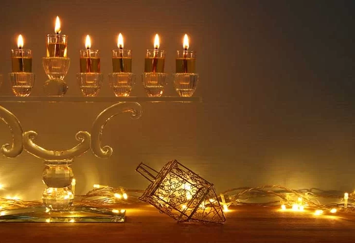 אמונה וחנוכה הקשר