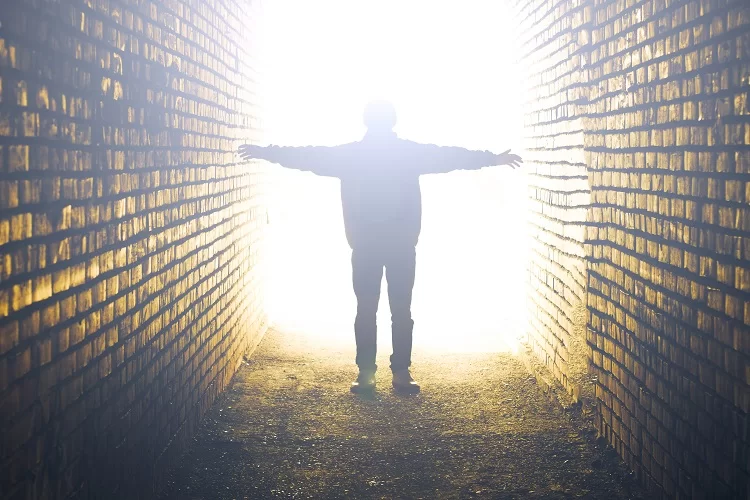 חווה מוות קליני וחזר לחיים: "אני זוכר שנפתח מולי עולם יפה שלא הייתי בו אף פעם"