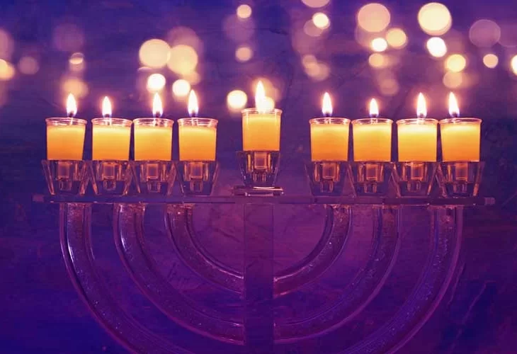 נסים ונפלאות מנרות חנוכה