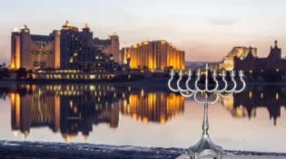 יוצאים למלון? שבת חתן? כך תדליקו חנוכיה
