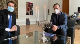 קידוש ה’: רבה של ברלין הוזמן להדליק חנוכיה בלשכת שר החוץ של גרמניה