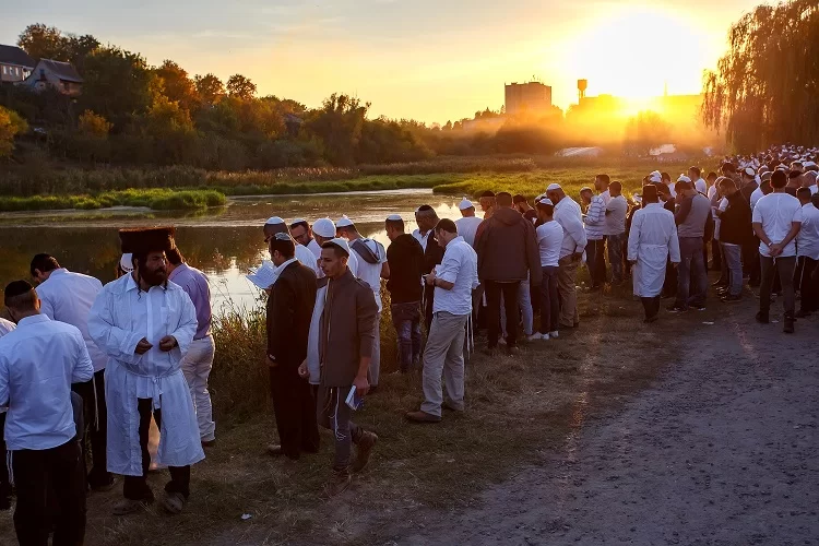 למה רבי נחמן מברסלב הוא האור שמאיר את החושך של יוון בחנוכה?