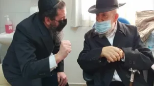 ראש ישיבת כיסא רחמים הרב מאיר מאזוז התחסן וקרא לתלמידיו להתחסן מפני הקורונה