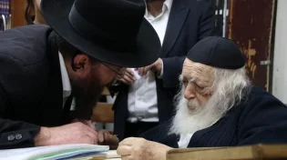 האם לעשות זירוז לידה? שאלה מחדר הלידה לרב חיים קנייבסקי 